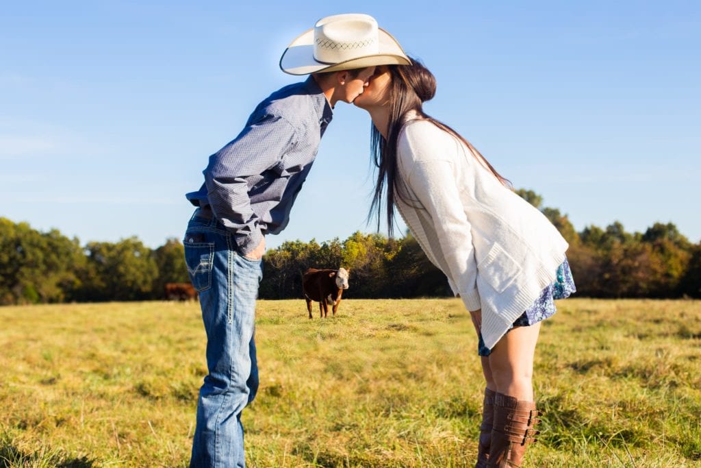 Jessica Yahn | Springfield MO Engagement Photographer