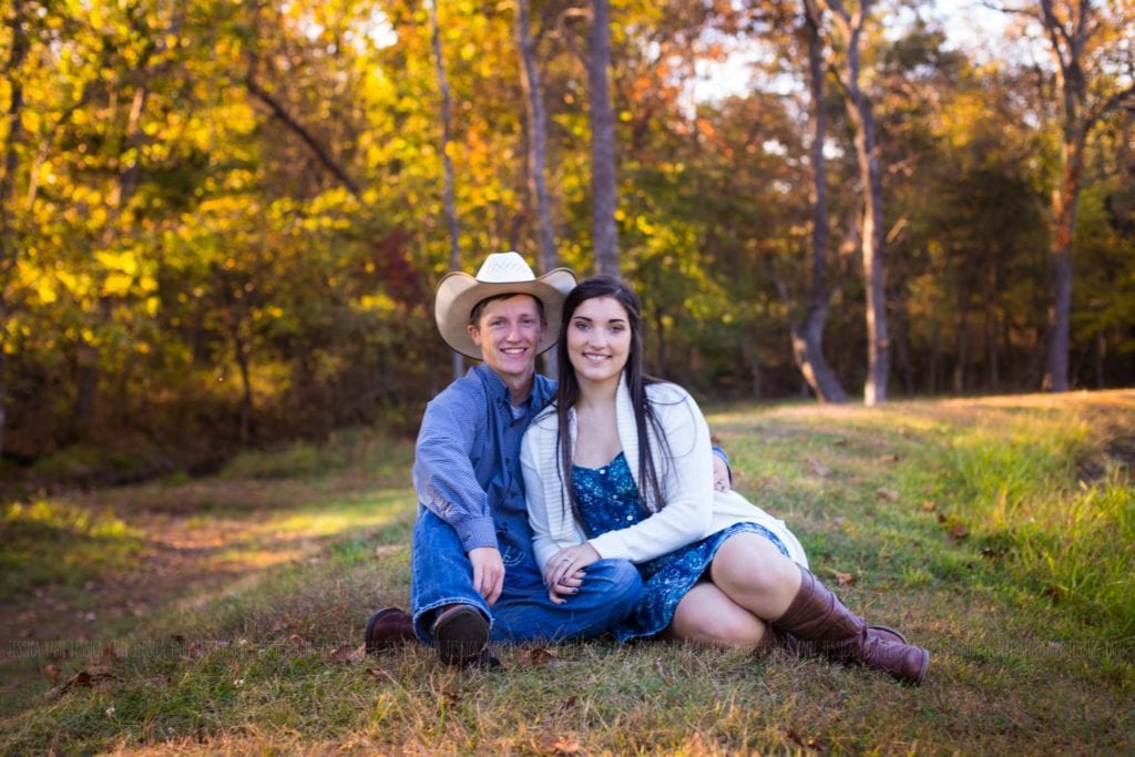 Jessica Yahn | Springfield MO Engagement Photographer