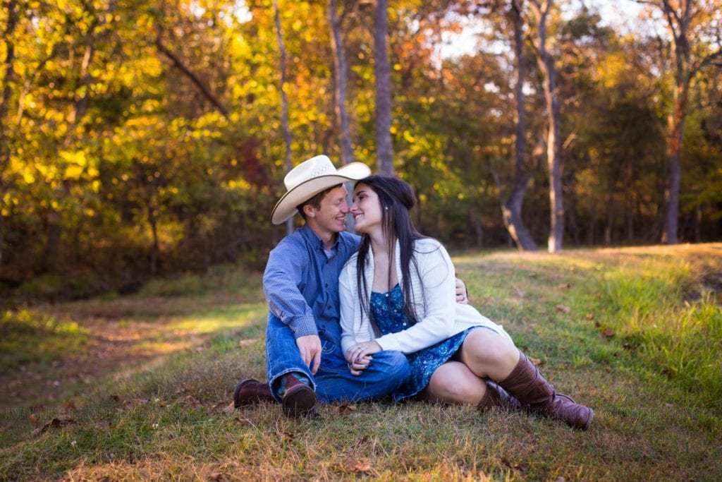 Jessica Yahn | Springfield MO Engagement Photographer