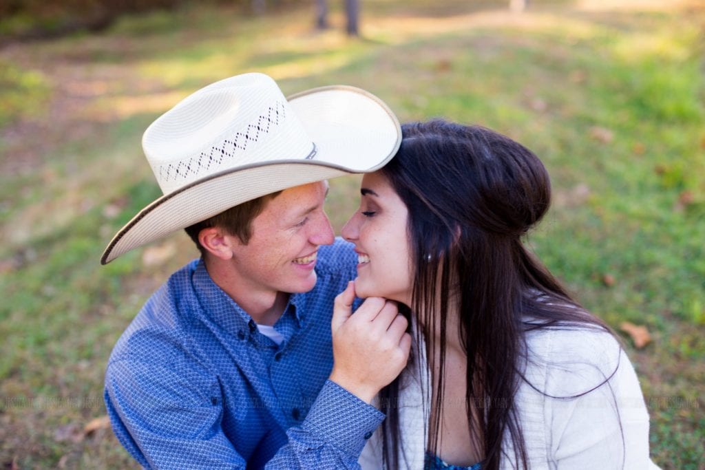 Jessica Yahn | Springfield MO Engagement Photographer